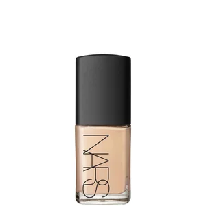 NARS Cosmetics Sheer Glow Foundation (Verschiedene Farbtöne) - Shade Deauville