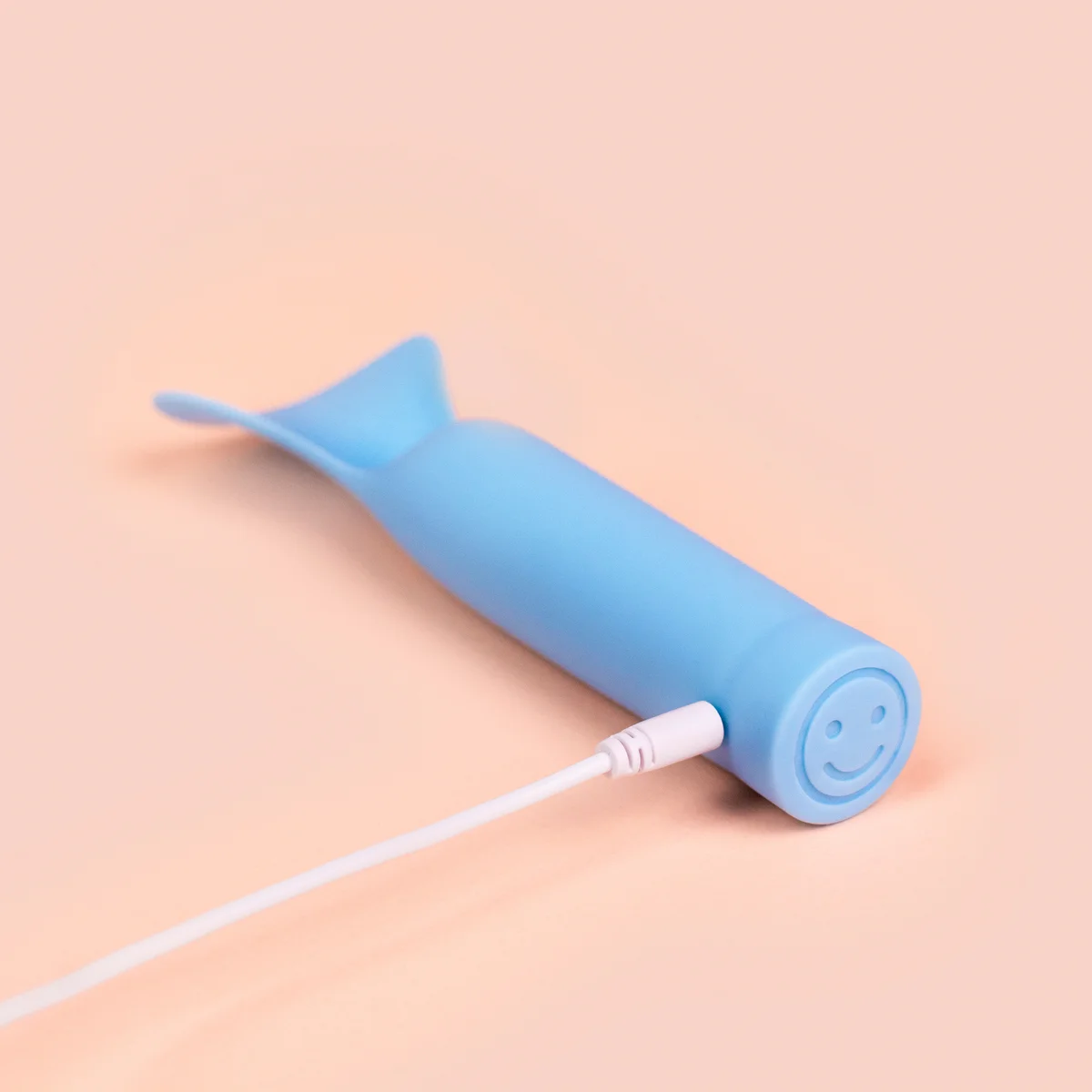 Smile Makers The French Lover Zungen-Vibrator | LOOKFANTASTIC Smile Makers The French Lover Zungen-Vibrator | LOOKFANTASTIC